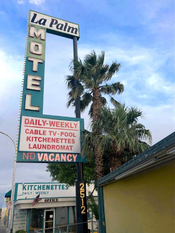 La Palm Motel